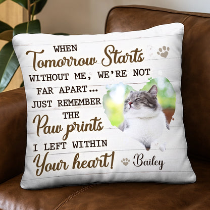 Remember The Paw Prints I Left Within Your Heart - Pet Memorial Gift, Cartoon Art Style - Personalized Pillow